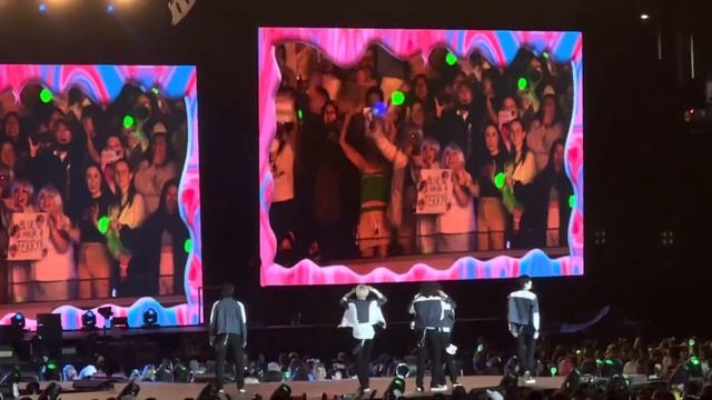 230527 TXT - “Happy Fools” dance tutorial to “MOAs” Soobin & Beomgyu - ACT: Sweet Mirage in LA Day смотреть онлайн