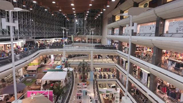 ¡2 riders en el interior de El Corte Inglés de Sanchinarro! смотреть онлайн