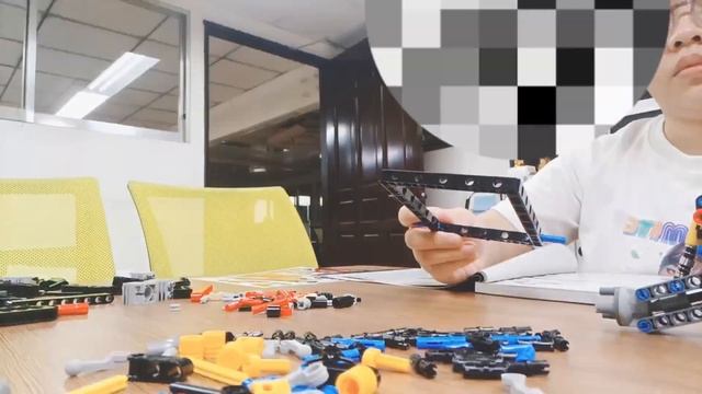 Part 1 of Building Ferrari GTE 488 смотреть онлайн