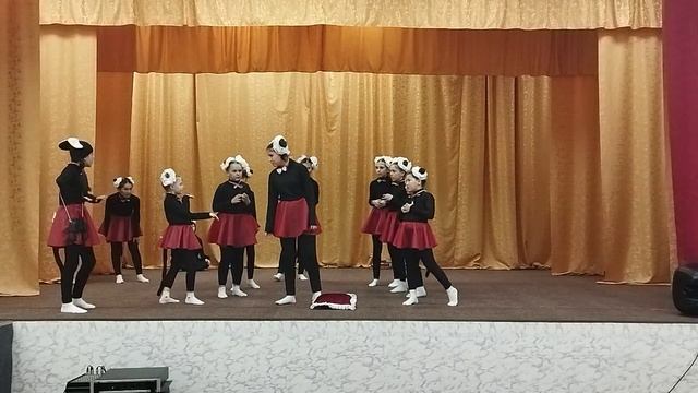 "Как мыши с котом воевали" театральный коллектив "Айдадетки" МБОУ "Александровская СОШ" смотреть онлайн