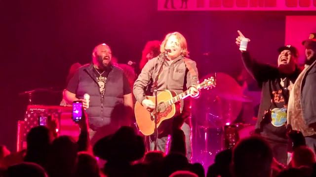 William Clark Green - Ringling Road - Helotes, Texas. (Giovanni and the Hired Guns) helping out смотреть онлайн