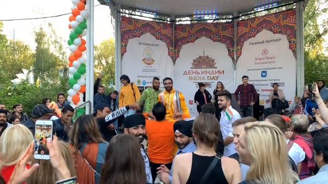 Индийские барабанщики в Сколниках смотреть онлайн