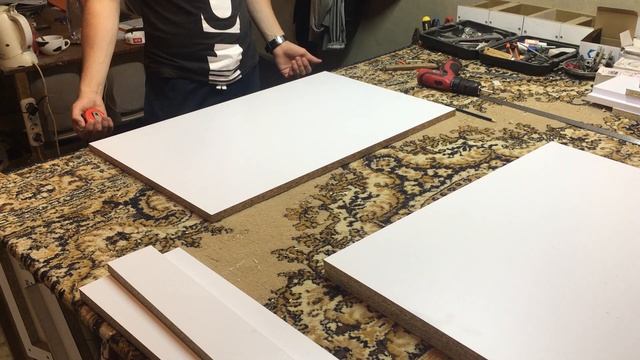 Как сделать недорогую кухню своими руками. Часть 1 (сборка модулей) смотреть онлайн