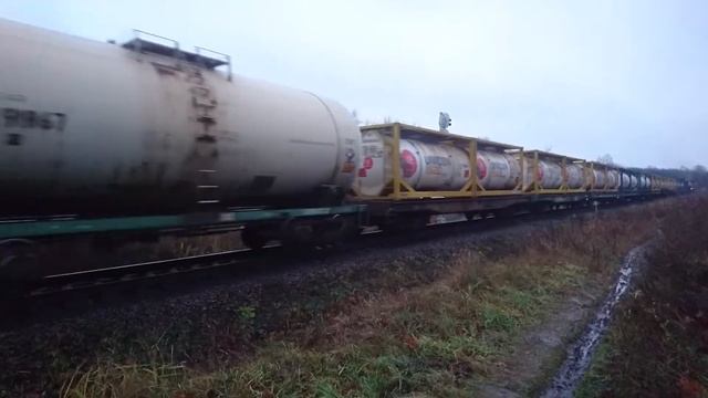 Тепловоз 3ТЭ10У - 0058 ТЧЭ - 16 Бугульма с грузовым поездом смотреть онлайн