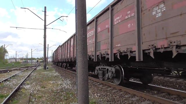 2ТЭ10У-0184 прибывает в Шкиротаву | 2TE10U-0184 arriving to st. Šķirotava смотреть онлайн