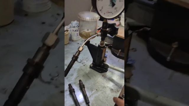 Проверка диагностика форсунок бош без обратки. Экскаватор катерпиллер. ТНВД Мастер смотреть онлайн