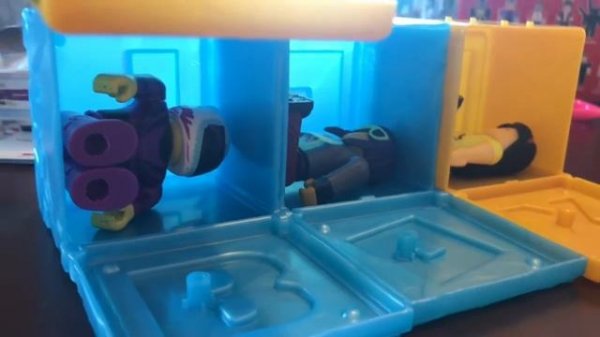 Unboxing Roblox Toy and Free Code!! series 3 on Saturday