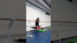 Chinese dance school rhythmic stretching