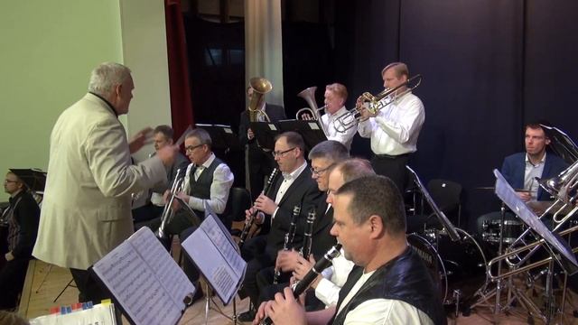 Kmotrenka - Puhkpilliorkester SAUNAMEES (dirigent ARNE HAASMA) смотреть онлайн