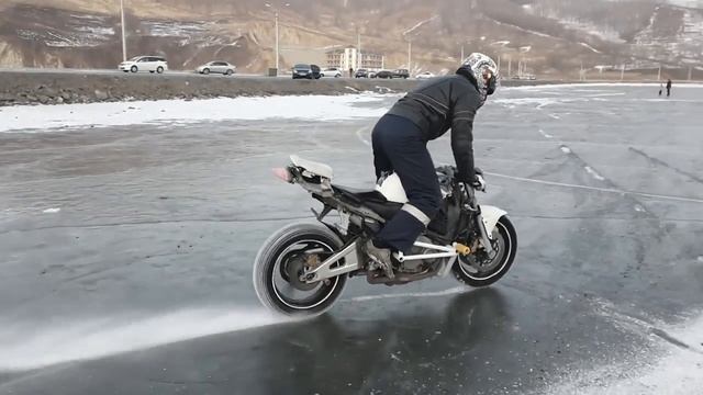 "Мото на льду" смотреть онлайн