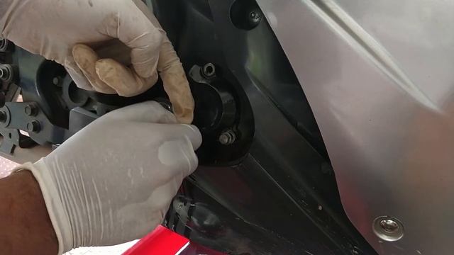 How to change Oil and Oil filter on Yamaha R15 | DIY | V2 смотреть онлайн