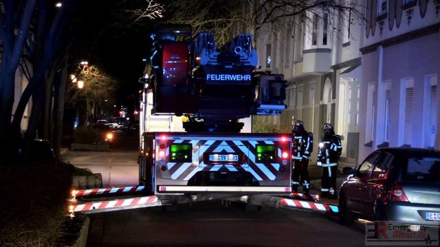 [KELLERBRAND MIT UMFANGREICHER MENSCHENRETTUNG!] - 10 Bewohner gerettet | 2 Verletzte | Bochum - смотреть онлайн