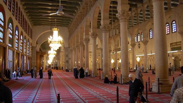 أجمل الموشحات الرمضانية بصوت شيخ المنشدين حمزة شكور، لقطات ساحرة من المسجد الأموي بدمشق смотреть онлайн