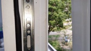 Как установить на пластиковые окно механизм проветривания.