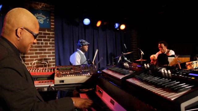 Mo E All-Stars perform "806 State" on The Chevy Music Showcase смотреть онлайн