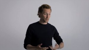 Том Хиддлстон анонсирует сериал «Локи» (на русском)