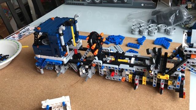 Lego Technic 42112 - Aufbau Teil 6 смотреть онлайн