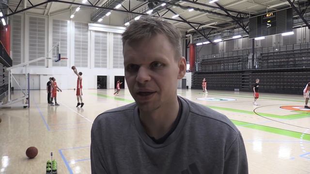 Teemu Rannikon mietteet välieristä ja uudesta roolista penkin päässä смотреть онлайн