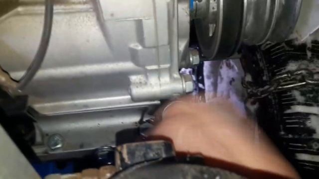 Замена масла в мотоблоке Нева, бензин попал в масло смотреть онлайн