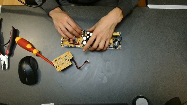 Fixing a powered speaker amplifier plate - BEHRINGER Eurolive B215d смотреть онлайн