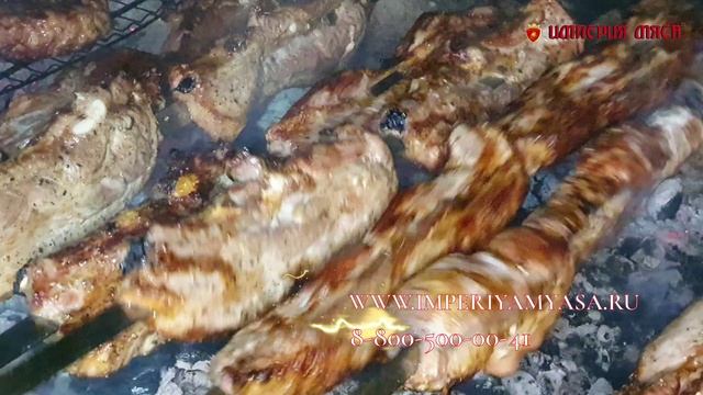 Свиные рёбра пожаренные на мангале в Империи Мяса.