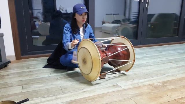 Janggu lesson for Korean traditional drum смотреть онлайн