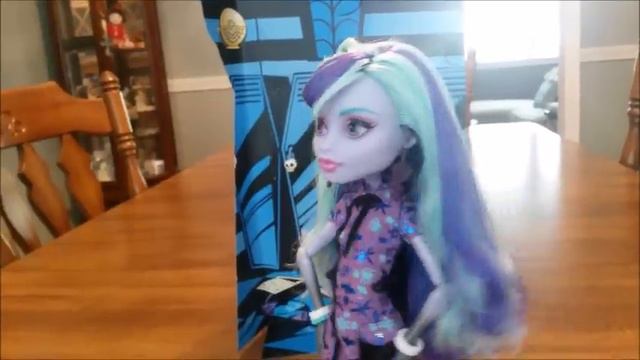 Monster High Scaremester Twyla Doll Review смотреть онлайн