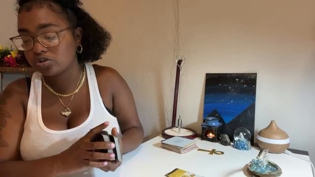 WHAT ARE YOUR SECRET GIFTS ? PICK A CARD смотреть онлайн