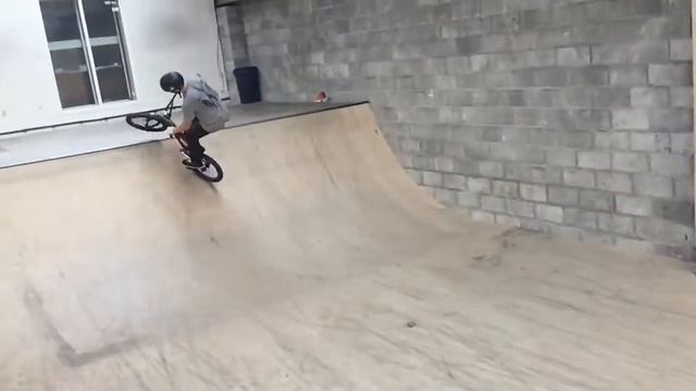 Martin Ford | iPhone Edit смотреть онлайн