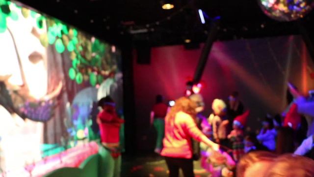 Eric visits troll village (exclusive Trolls 2 info) смотреть онлайн