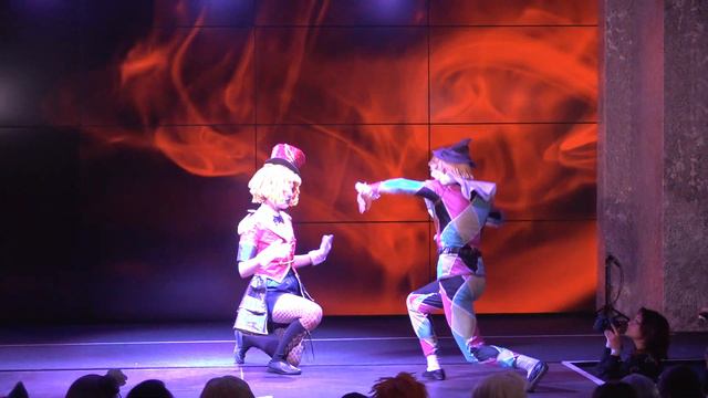 Групповое косплей дефиле-Наркрутка, Нова Ватори-Идэнтити Файв- Танцовщица Маргарета Зэлле, Акробат смотреть онлайн