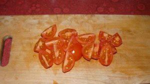 Легкий салат с авокадо, помидорами и огурцом. Ммм... вкуснятина.