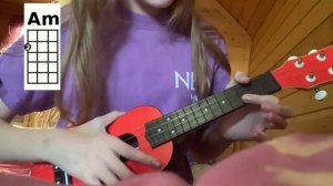 Как сыграть лёгкую песню на укулеле? Туториал как сыграть лёгкую красивую песню на укулеле￼.#укулел