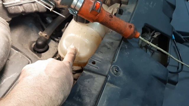 Renault Trafic. Датчик давления на входе. Адаптивная настройка регулятора подачи топлива. смотреть онлайн