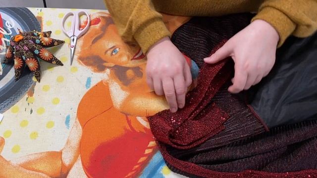 Праздничная блузка из трикотажа. Часть 3. Пошив, итоговая примерка. смотреть онлайн