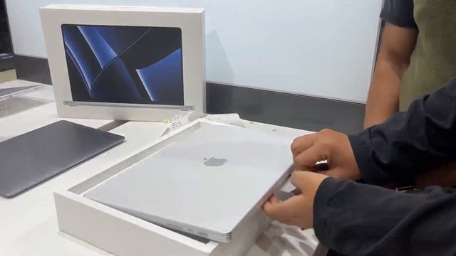 ￼Unboxing, MacBook Pro M2 16 inch смотреть онлайн