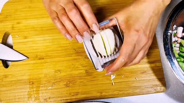 Легкий салат с крабовыми палочками и свежим огурцом. Очень вкусный и простой! Вот это Кухня! смотреть онлайн