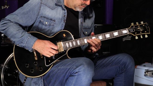 Gibson Custom Shop 1957 Les Paul Custom • SN: 79367 смотреть онлайн