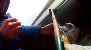 Рыбалка на кормушки с сеткой и очень много рыбы