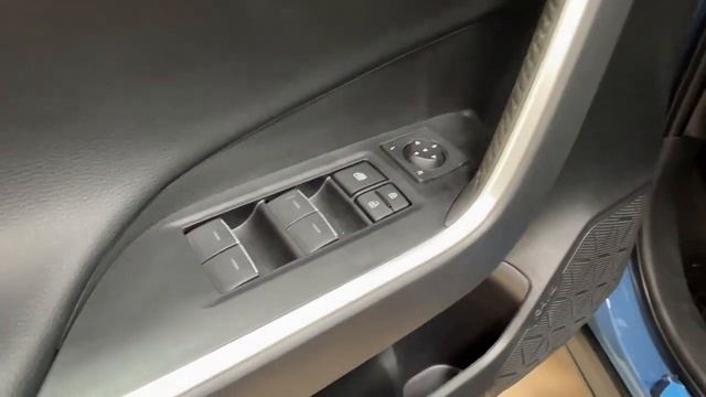 2023 Toyota RAV4 Hybrid XSE Tour смотреть онлайн