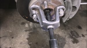 Как выдавить ШРУС из ступицы набором обратного молотка.