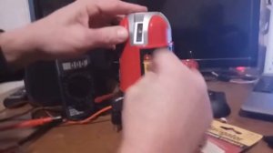 Лазерный  Уровень не работает от батареек