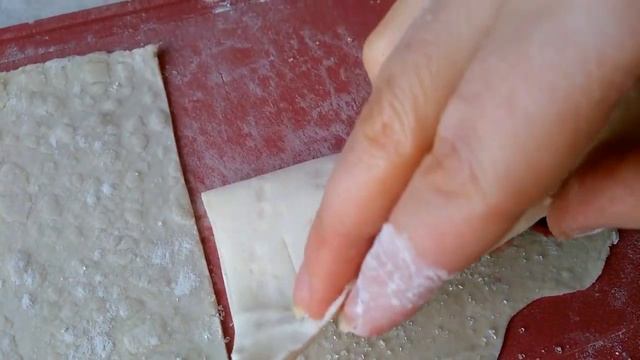 Слойки с вишней. Слойки с замороженной вишней из слоеного теста. Праздничный рецепт. смотреть онлайн