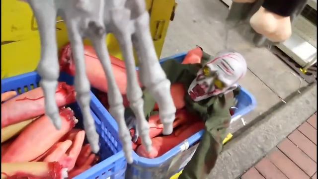 Halloween Hong Kong market | Sham shui Po | MTR Exit D2 | PBross Informative смотреть онлайн