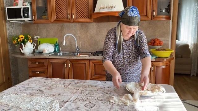 Свекровь готовит печёночный рулет на пару/ как я готовлю аварский хинкал. смотреть онлайн