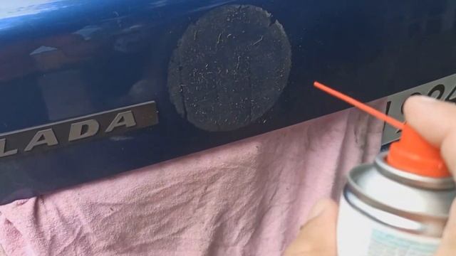 Чем удалить следы клея от наклеек с кузова автомобиля. Удаляем клей с ЛКП авто.