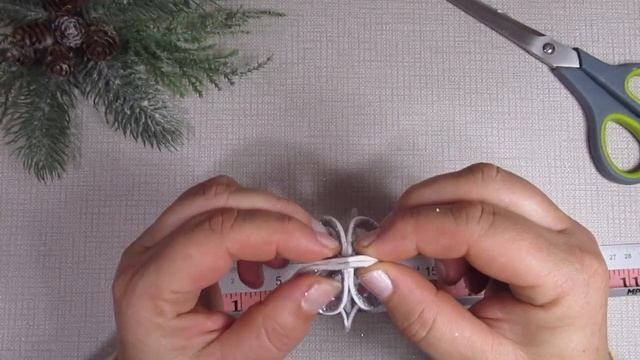 Adornos de navidad. Un espectacular copo de nieve. Снежинки из фоамирана. смотреть онлайн