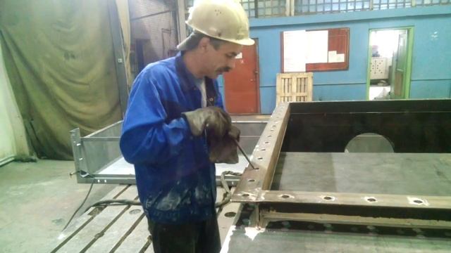 Вот так снимают фаску на Кыштымском машиностроительном обьеденении смотреть онлайн