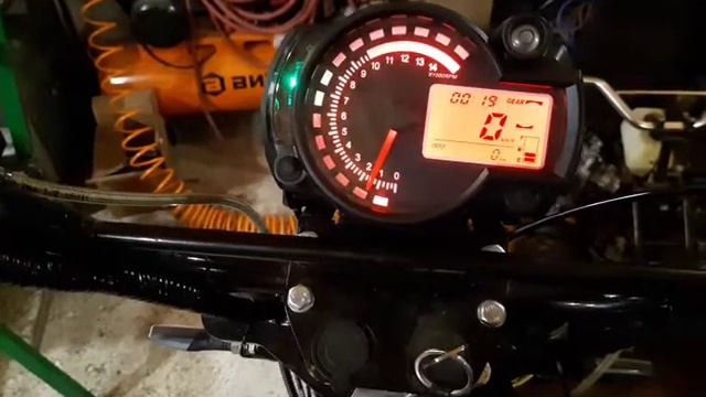 Установка панели приборов RX2N на мотоцикл. смотреть онлайн