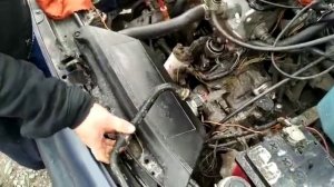 Пассат Б3. Снятие сапуна. Чистка потрубки.